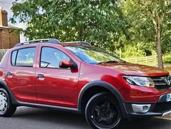 Red Used 2014 Dacia Sandero Lauréate Hatchback | £2,395 (Good price)