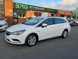 White Used 2017 Vauxhall Astra Estate | £3,195 (Good price)