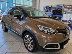 Brown/black Used 2016 Renault Captur Iconic SUV | £6,741 (Fair price)