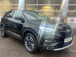 Diamond black Used 2020 Vauxhall Grandland X SRi SUV | £13,395 (Fair price)