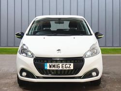 White Used 2016 Peugeot 208 Hatchback | £7,089 (Fair price)