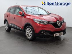 Red Used 2017 Renault Kadjar Dynamique SUV | £10,850 (Fair price)