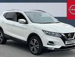White Used 2018 Nissan Qashqai N-Connecta SUV | £14,268 (Fair price)