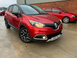 Red Used 2015 Renault Captur Signature SUV | £4,195 (Fair price)