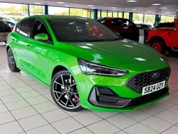 Green Used 2024 Ford Focus ST Hatchback | £27,489 (Fair price)