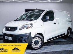 White Used 2017 Peugeot Expert Van | £9,449 (Fair price)