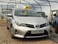 Silver Used 2013 Toyota Auris Hybrid Estate | £3,999