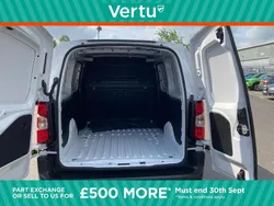 White New 2025 Vauxhall Combo S MPV | £17,950 (Fair price)