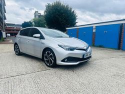 Silver Used 2016 Toyota Auris Hybrid Design Hatchback | £7,799 (Super price)