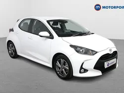 White Used 2024 Toyota Yaris Hybrid Hatchback | £18,199 (Good price)
