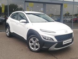 White Used 2022 Hyundai Kona SE SUV | £15,998 (Fair price)