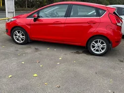 Red Used 2015 Ford Fiesta Zetec Hatchback | £3,495 (Fair price)