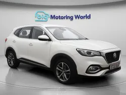 White Used 2022 MG HS Excite SUV | £11,168 (Fair price)