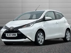 White Used 2017 Toyota Aygo X-play Hatchback | £7,036 (Fair price)