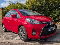 Red Used 2015 Toyota Yaris Hatchback | £5,750 (Fair price)