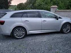 Silver Used 2016 Toyota Avensis Estate | £5,495 (Fair price)
