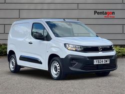 White Used 2024 Vauxhall Combo S MPV | £14,295 (Fair price)