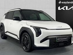 White Used 2025 Kia EV3 GT-Line S SUV | £34,490 (Good price)