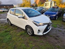 White Used 2016 Toyota Yaris Hatchback | £6,890 (Fair price)