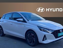 White Used 2022 Hyundai i20 SE Hatchback | £14,053 (Fair price)