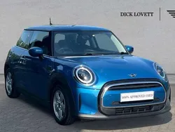 Blue Used 2021 Mini Cooper Classic Hatchback | £14,295 (Fair price)