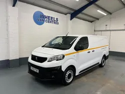 White Used 2022 Peugeot Expert Premium Van | £13,790 (Fair price)