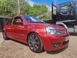 Red Used 2002 Renault Clio II Hatchback | £2,495 (Fair price)