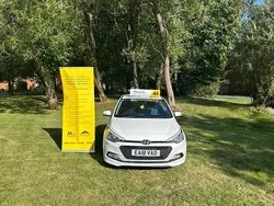 White Used 2018 Hyundai i20 SE Hatchback | £4,995 (Fair price)