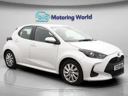 White Used 2021 Toyota Yaris Hybrid Hatchback | £14,525 (Good price)