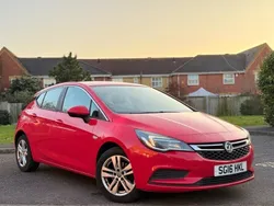 Red Used 2016 Vauxhall Astra Hatchback | £3,490 (Fair price)
