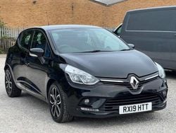 Black Used 2019 Renault Clio IV Play Hatchback | £9,295 (Fair price)
