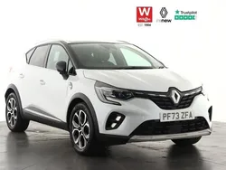White Used 2023 Renault Captur Techno SUV | £17,699 (Fair price)
