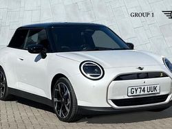 White Used 2025 Mini Cooper SE Hatch Hatchback | £31,995