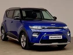 Blue Used 2022 Kia Soul EV SUV | £15,998 (Fair price)