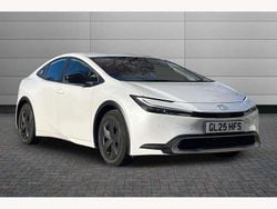 White Used 2025 Toyota Prius Design Hatchback | £31,995