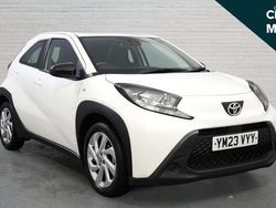 White Used 2023 Toyota Aygo X PURE SUV | £11,652