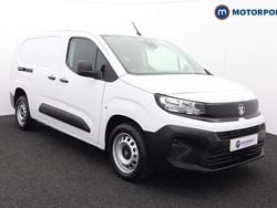 White New 2024 Vauxhall Combo MPV | £14,799 (Good price)