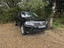 Black Used 2016 VW Touareg S SUV | £12,995 (Good price)