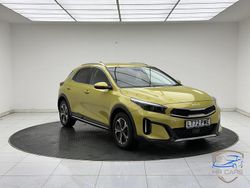 Yellow Used 2022 Kia XCeed 3 SUV | £17,995 (Fair price)