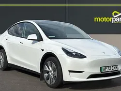 Pearl white multicoat Used 2022 Tesla Model Y Long Range AWD SUV | £24,500 (Fair price)