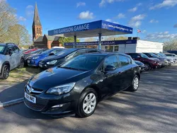 Black Used 2014 Vauxhall Astra Design Edition Hatchback | £2,999 (Expensive)
