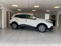 Glacier white Used 2016 Renault Kadjar Dynamique SUV | £7,889 (Fair price)