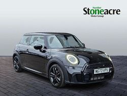Black Used 2023 Mini Cooper Hatch Hatchback | £20,990 (Fair price)