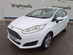 White Used 2015 Ford Fiesta Style Hatchback | £4,495 (Fair price)
