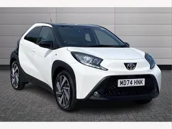 Pure white with black Used 2025 Toyota Aygo Hatchback | £14,991 (Fair price)