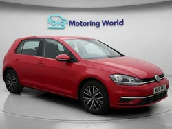 Red Used 2018 VW Golf VII SE Hatchback | £9,900 (Fair price)