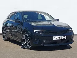 Black Used 2024 Vauxhall Astra Ultimate Hatchback | £19,998 (Fair price)