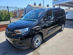 Black Used 2022 Vauxhall Combo MPV | £7,500 (Fair price)