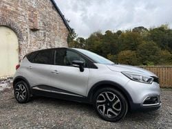 Silver Used 2016 Renault Captur Signature SUV | £5,895 (Fair price)