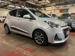 Silver Used 2017 Hyundai i10 Premium Hatchback | £4,400 (Good price)